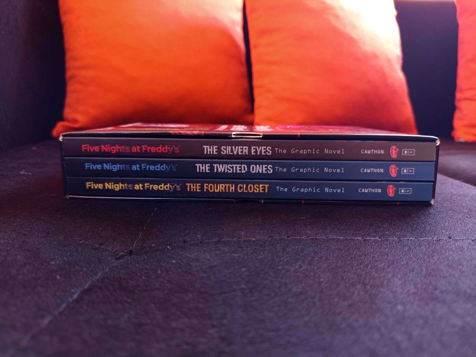 Five Nights at Freddy's Silver eyes/Twisted Ones/ Fourth Closest Book set Graphic Novel