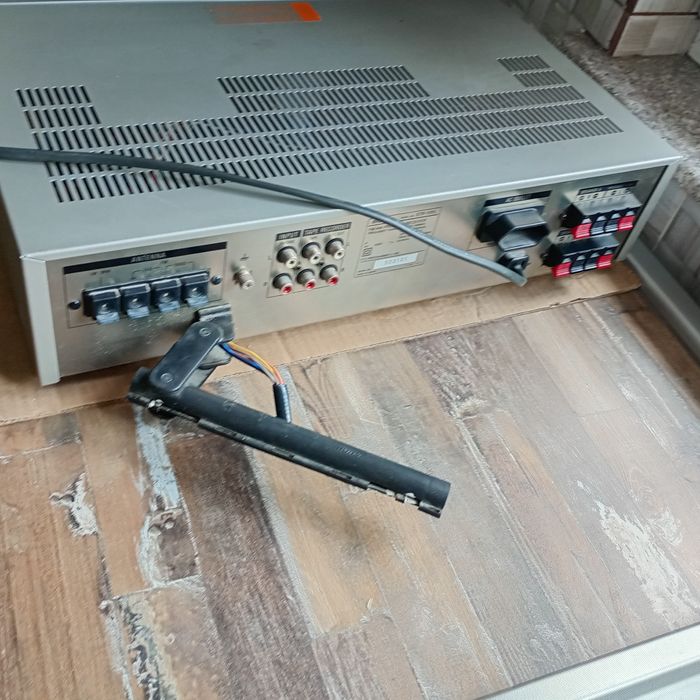 Radio tuner cu amplificator SONY