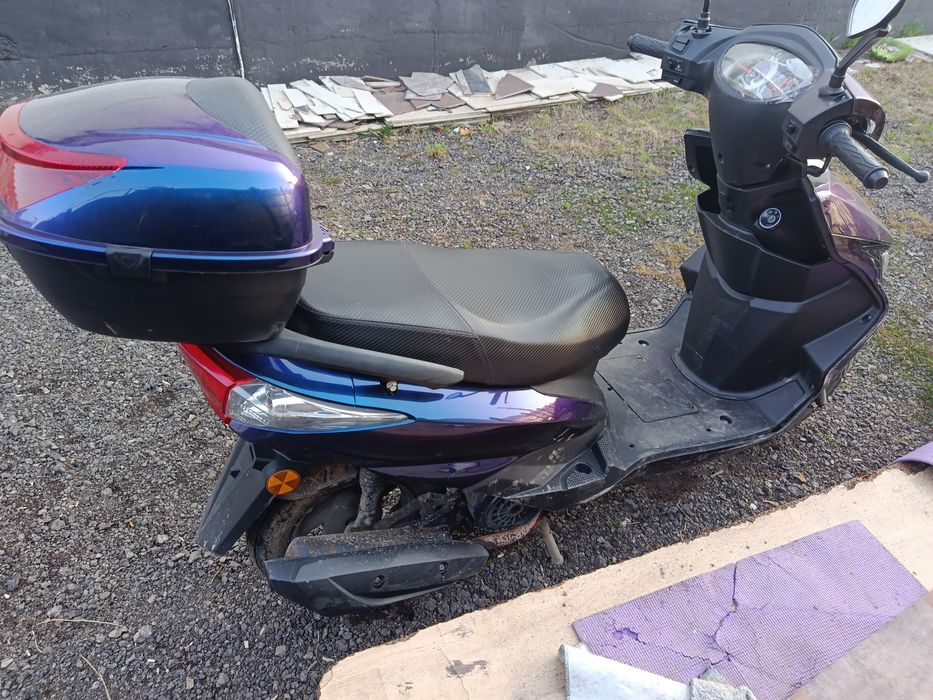 Продам скутер..Синий