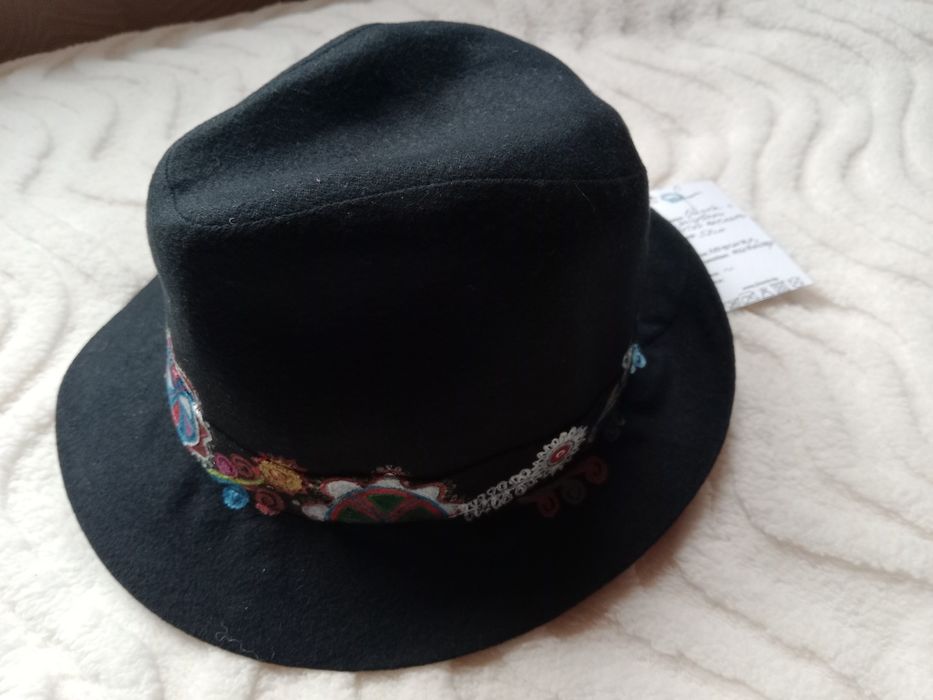 Продавам шапки за сезона