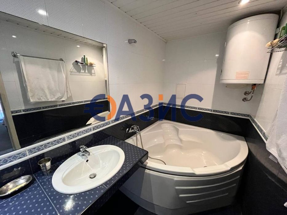 Продава се Двустаен апартамент в Несебър - 52 кв.м за 1123 €/кв.м - Снимка #11