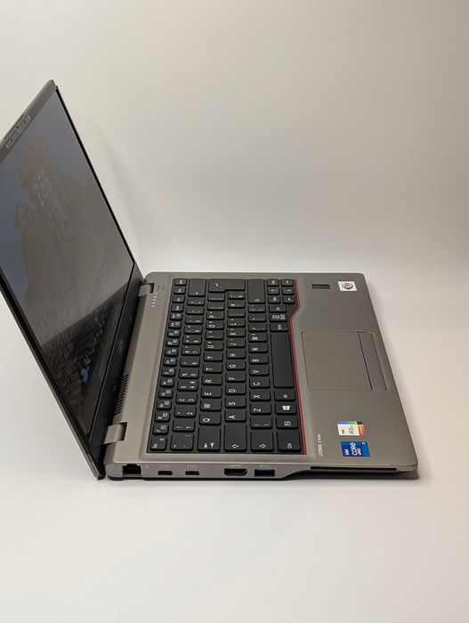 Laptop Fujitsu LIFEBOOK U7411, Intel Core i7-1185G7, 16GB RAM, 256GB SSD, Microsoft Office Activat, Baterie Excelenta