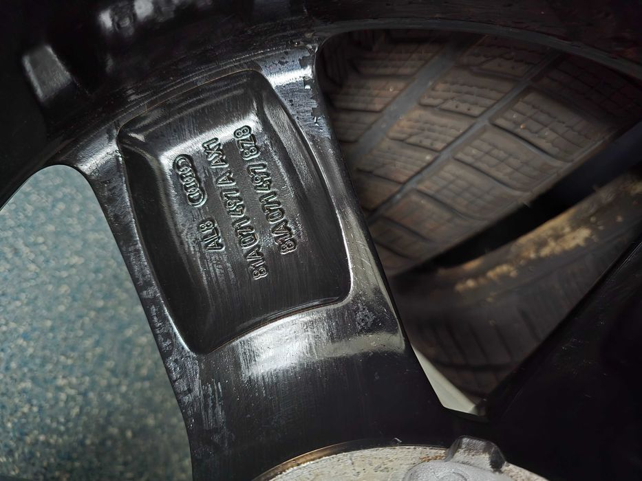 Jante Audi Q2 Anvelope iarna Bridgestone Blizzak LM 215 55 R17