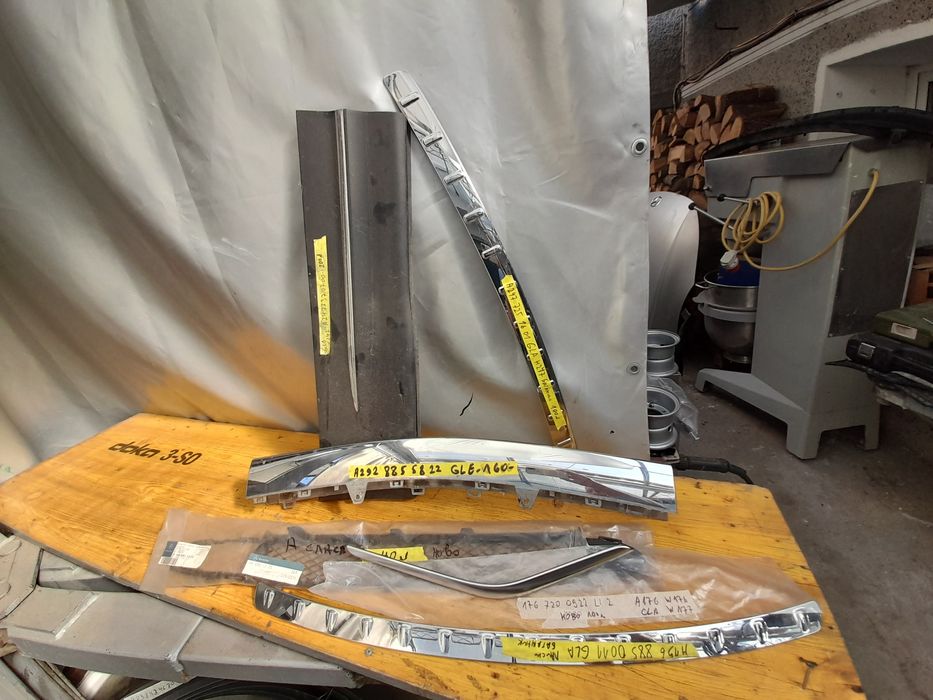 Лайсна решетка врата Mercedes  A246 Gla A156 A176/ A168 A292 C247 GL