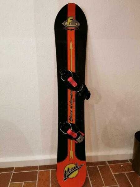 Placă snowboard modelul folosit de Vin Diesel în triplu X, impecabila!