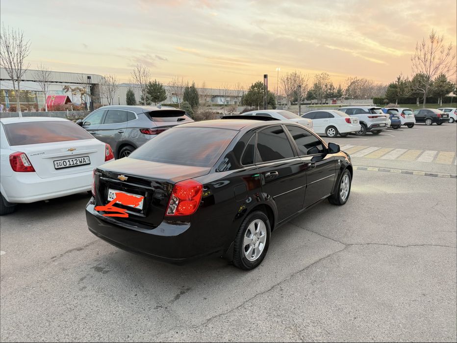 Moshina sotiladi srochni 15500$