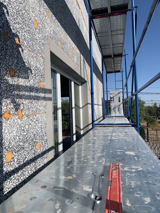 Inchiriez schelă metalica completă 150mp