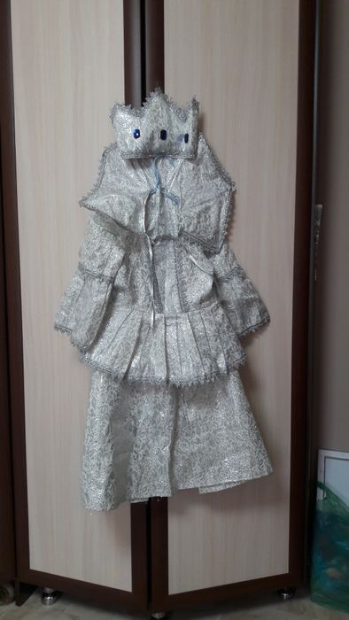 Продаю Новогодние костюмы