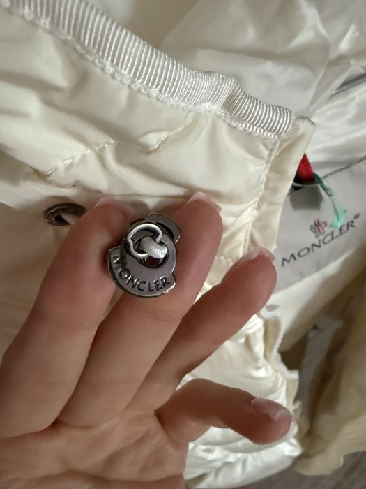 Дамски якета Moncler