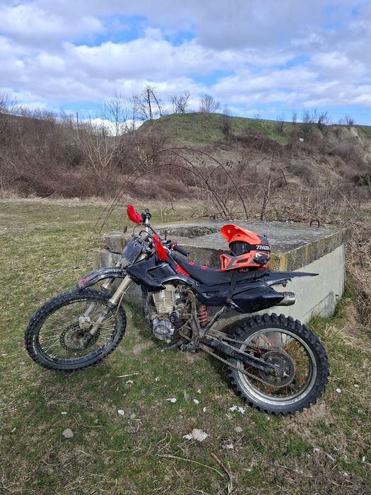 Vând Cross 200cc 4t