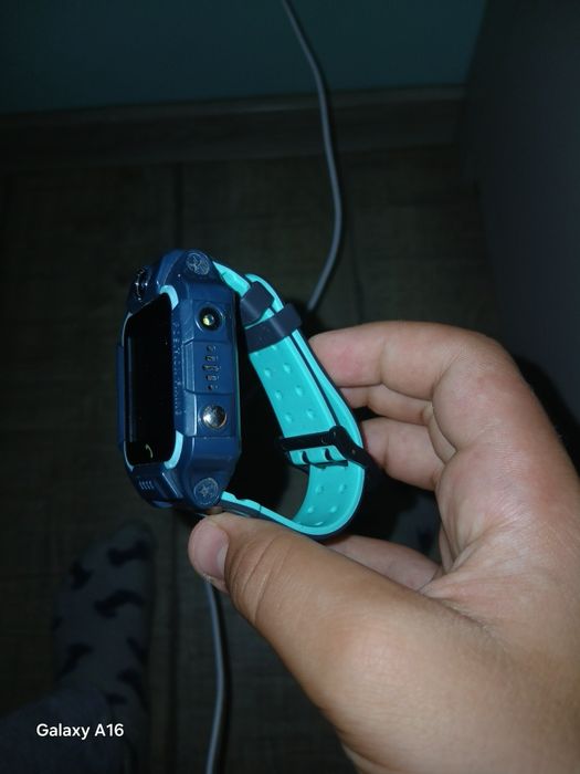 Smartwatch nou (foarte putin folosit)