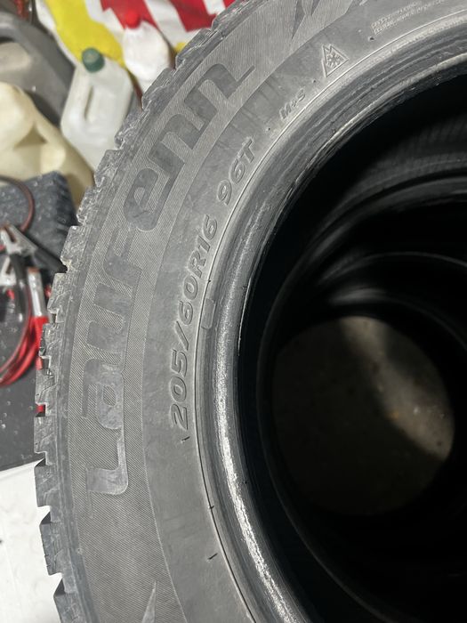 Балон зимный шипованный