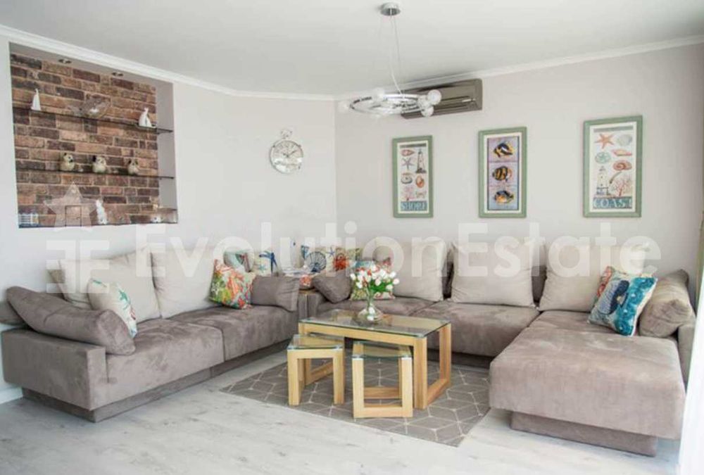 Луксозен мезонет с гледка към морето