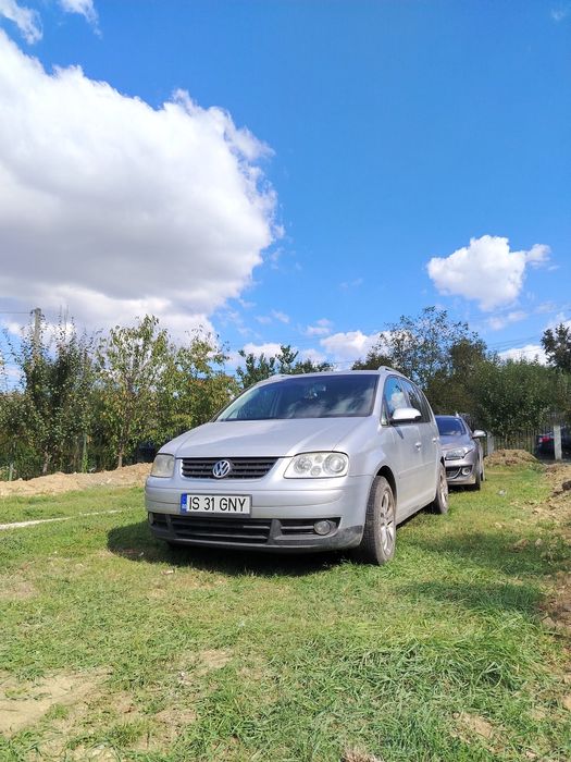 Volkswagen Touran diesel, 2.695 € — imagine 2