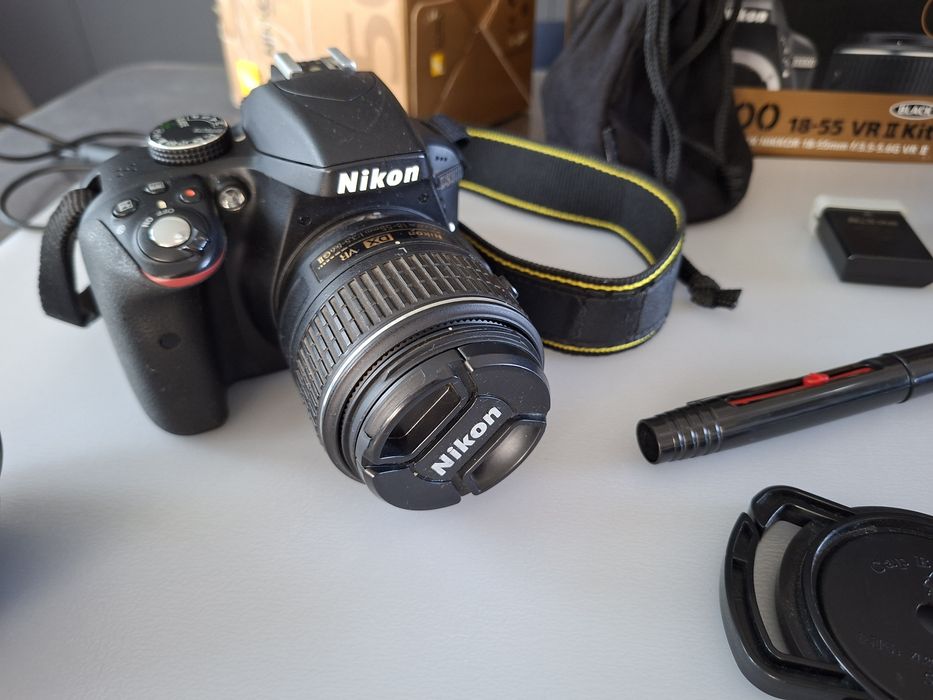 Продавам NIKON D3300 + 2 обектива + чанта + аксесоари