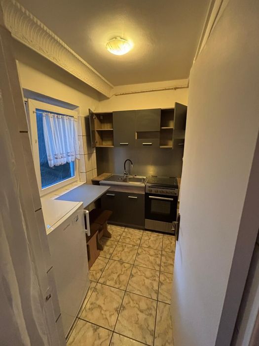 Vând Garsonieră 32mp etaj intermediar