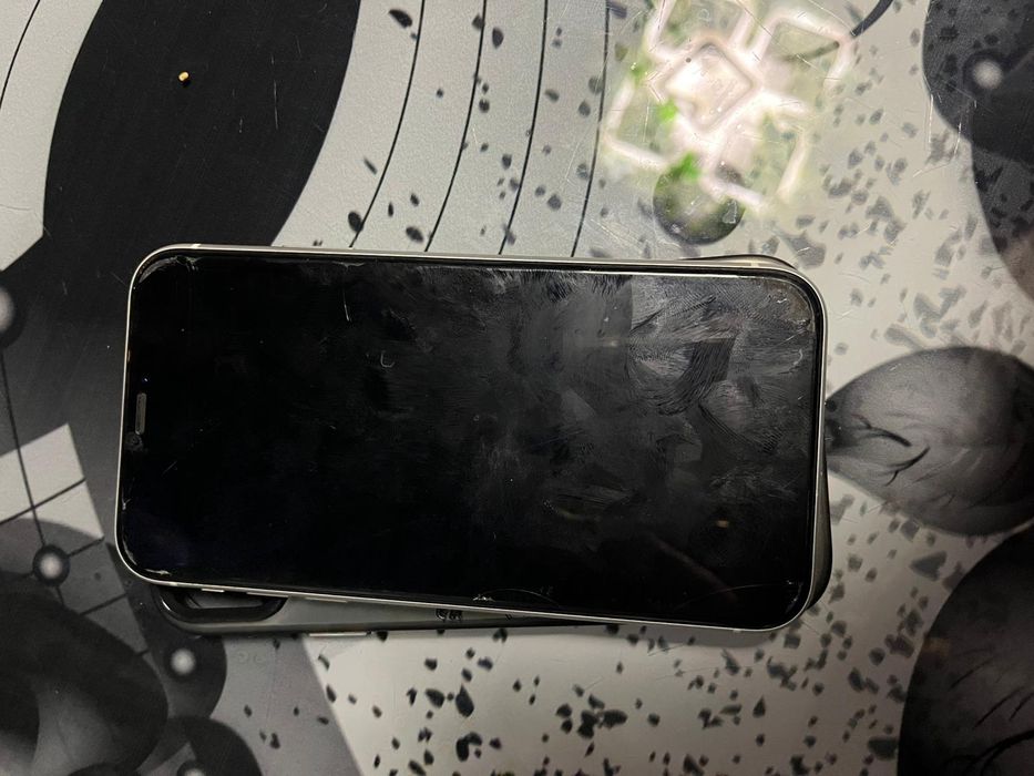 Vând iPhone xr  bun