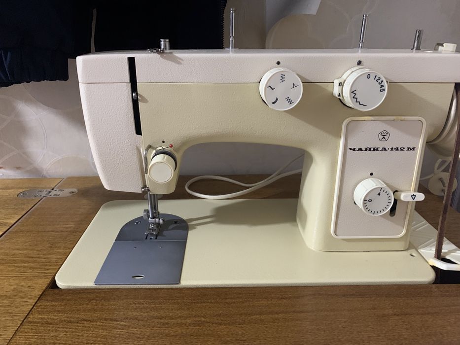 Швейная машинка Чайка