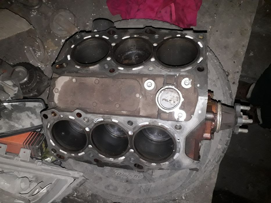 Двигатель Сузуки хл7, компрессор кондиционера, впуск