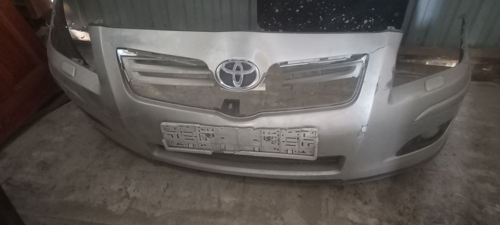 Продам на авенсис запчасти