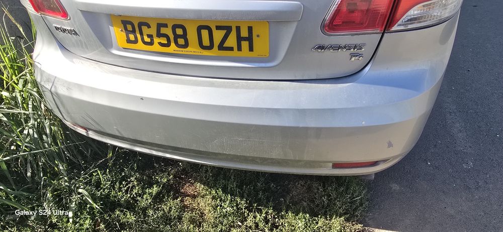 Capota spate toyota avensis t27