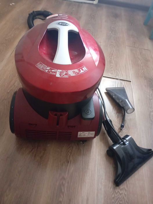 Моющий пылесос LG