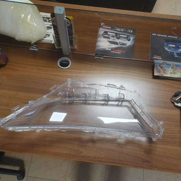 Стъкло за фар десен Toyota RAV 4  2019 ->