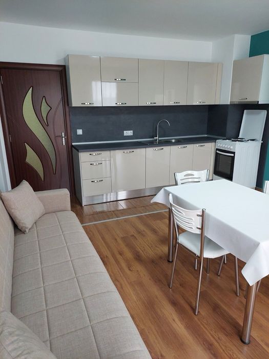 Дава се под наем Тристаен апартамент в Варна, м-т Пчелина - 85 кв.м за 714 € - Снимка #2