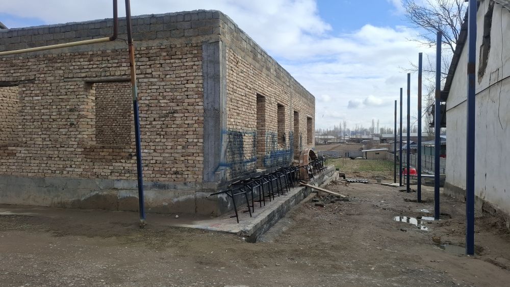 Er uchastkasi sotiladi uy bor kadastir xujjatlari  bor 15 sotx