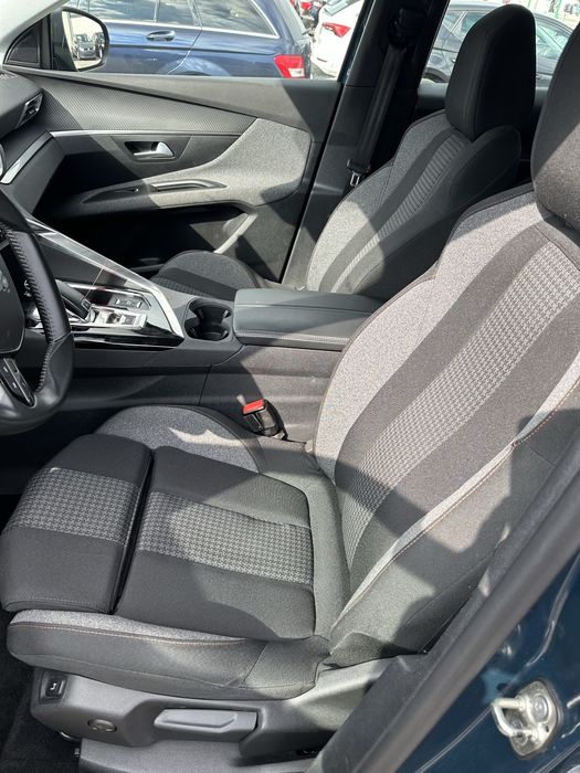 Paugeot 3008 facelift automat 1.2 benzina