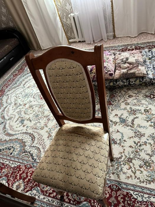 Продам стол со стульями