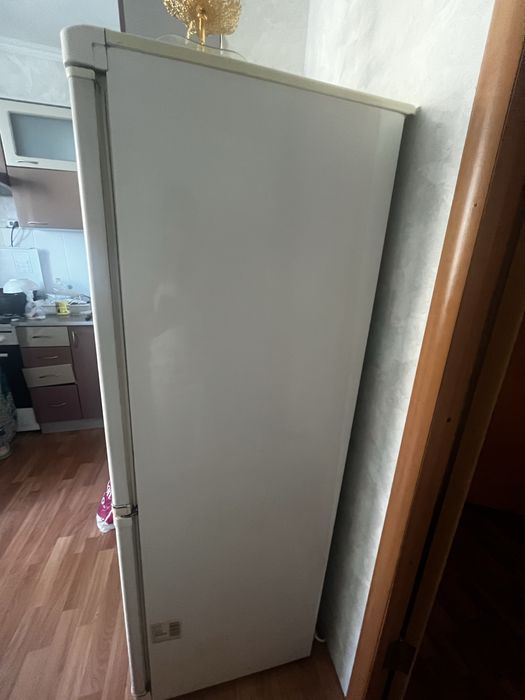 Продам холодильник