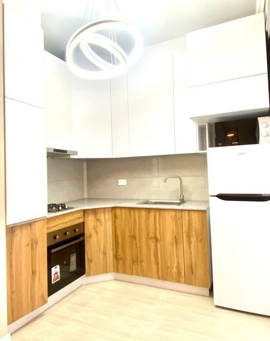 Yashnobod Kadesheva bozori Olmos metrosi yaqinida kvartira bor