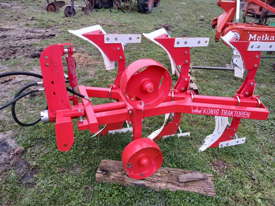 Плуг обръщателен за малък трактор