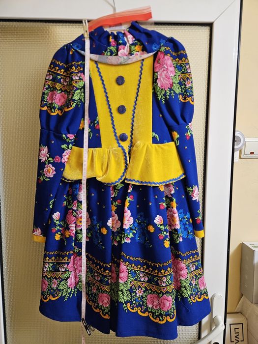 Rochie dans caracter 7-8 ani