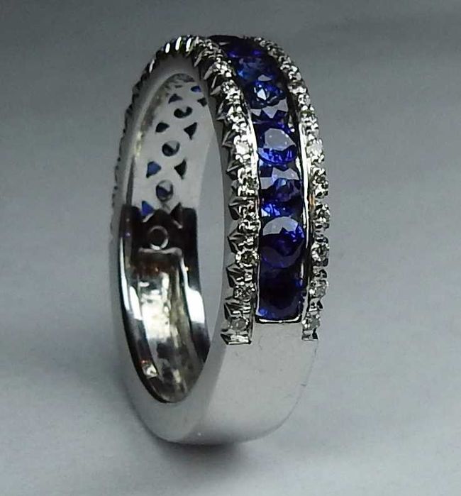 Пръстен бяло злато с диаманти и сапфири