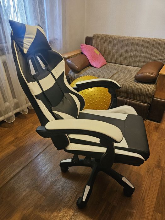 Игровой стул почти новый