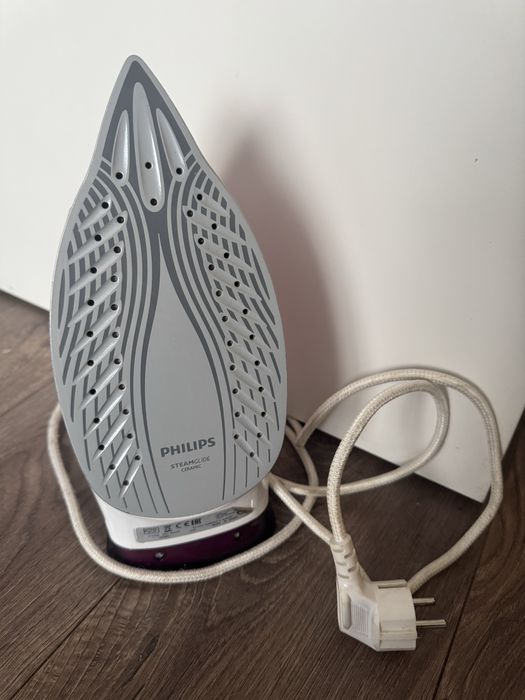 Парна ютия  Philips EasySpeed 2100W верикална и хоризонтална пара