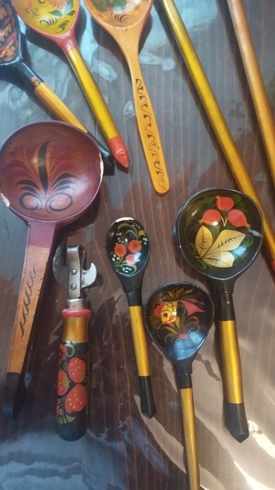 Дървени лъжици, чаши, вази, отварачка и д-р.