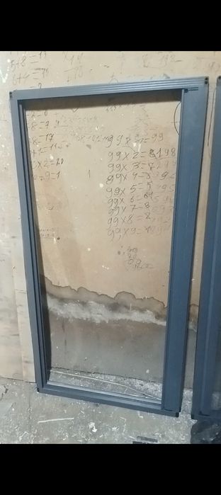 Москитные сетки разные на двери на окна .