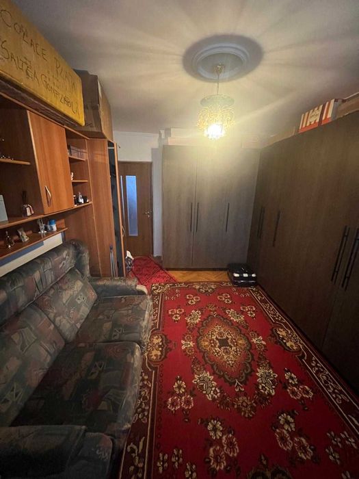 Vanzare apartament 4 camere