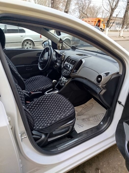 Продам Chevrolet Aveo T300, 2015