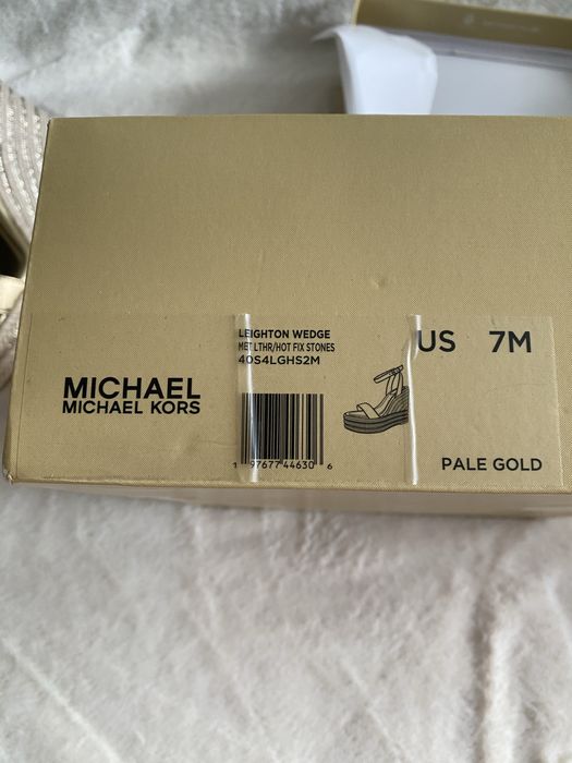 Босоножки от Michael Kors