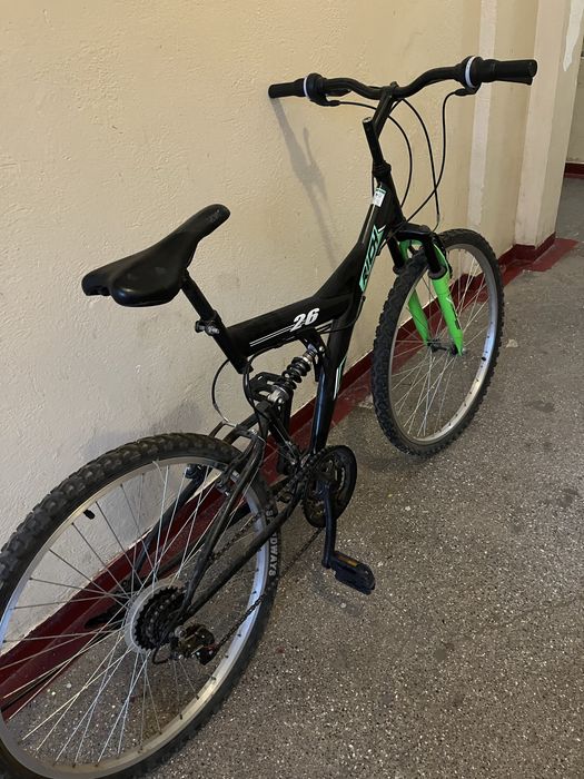 Vand bicicleta  in stare excelenta