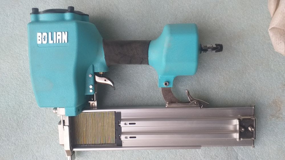 Пневмо пистолет для монтажа