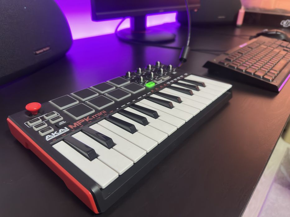 Akai MPK mini professional midi