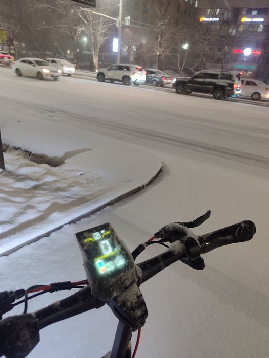 Продам электросамокат joyer t8