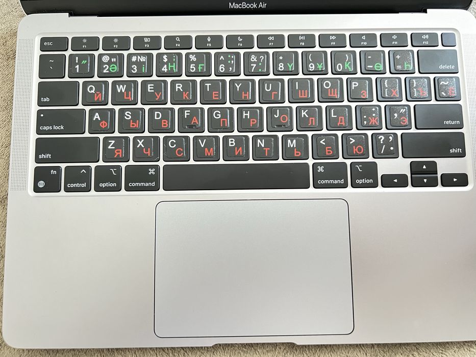 Продам макбук…….