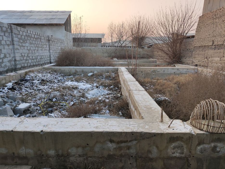 Фаргона   шахар   Бещ    болада   ер   сотилади