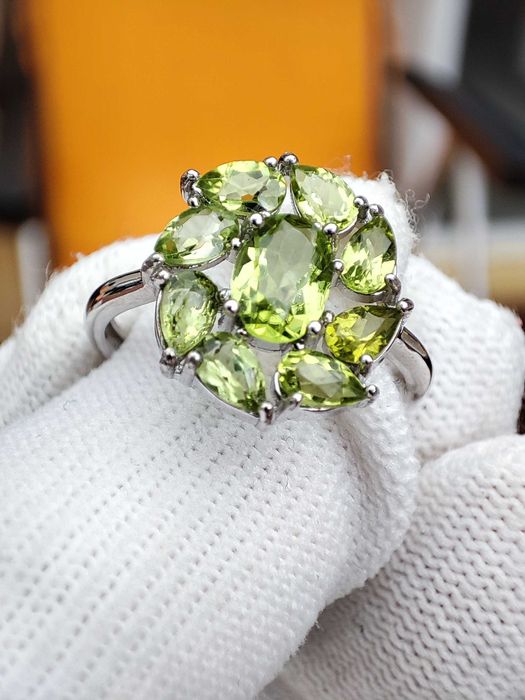 925-Inel Argint Cu Peridot Masura 17.5